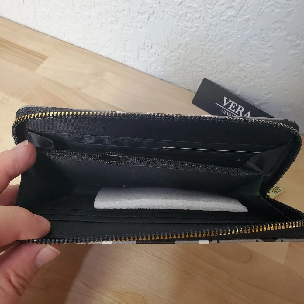 Vera Signature Zip Around Wallet Black And Gray Style VNWS22952 Gold Zipper NEW